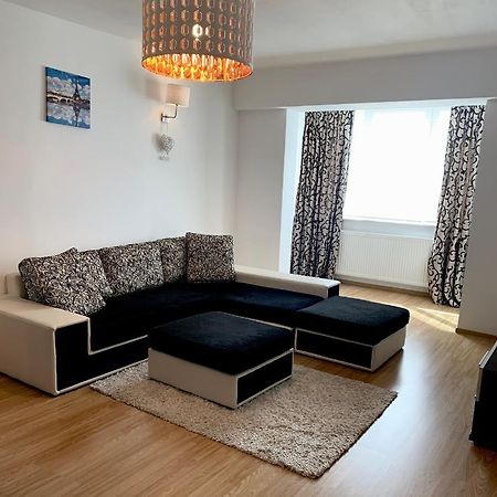 Sunny Central Apartments ซูชาวา ภายนอก รูปภาพ