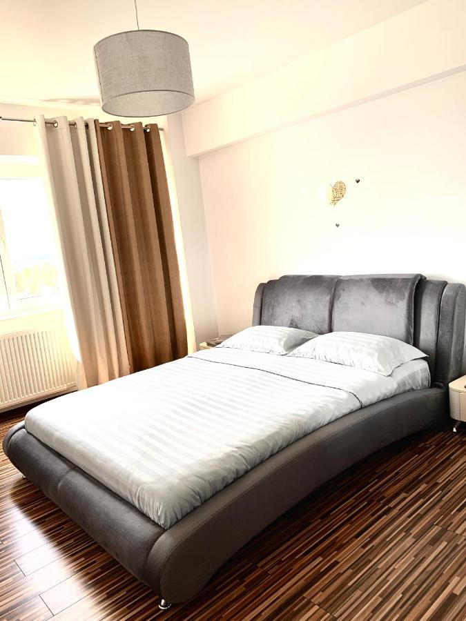 Sunny Central Apartments ซูชาวา ภายนอก รูปภาพ