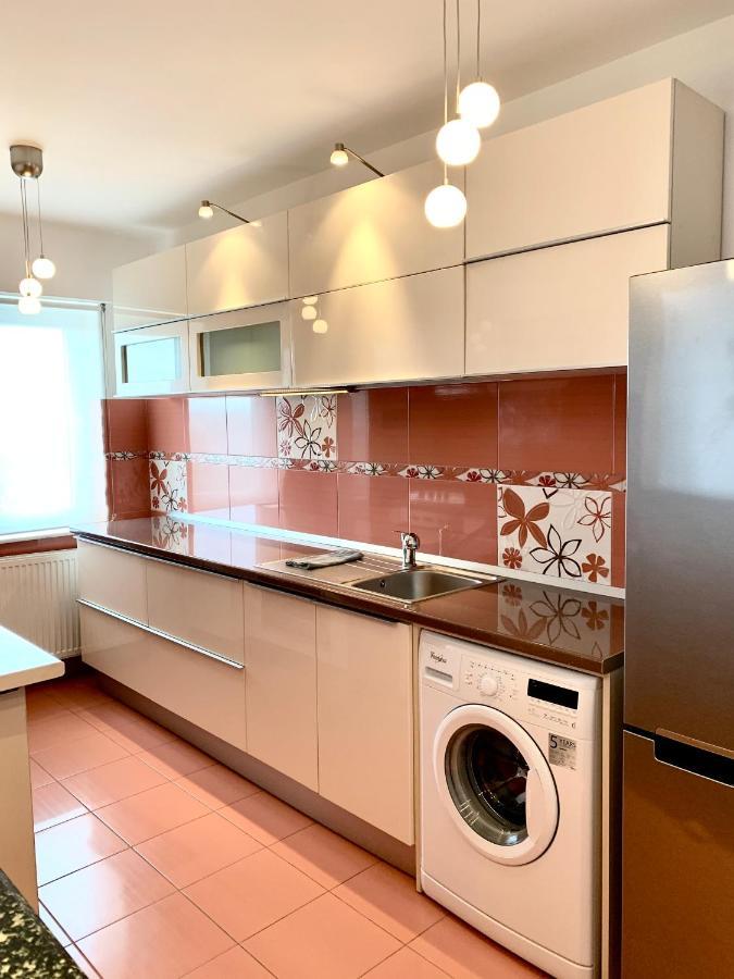 Sunny Central Apartments ซูชาวา ภายนอก รูปภาพ