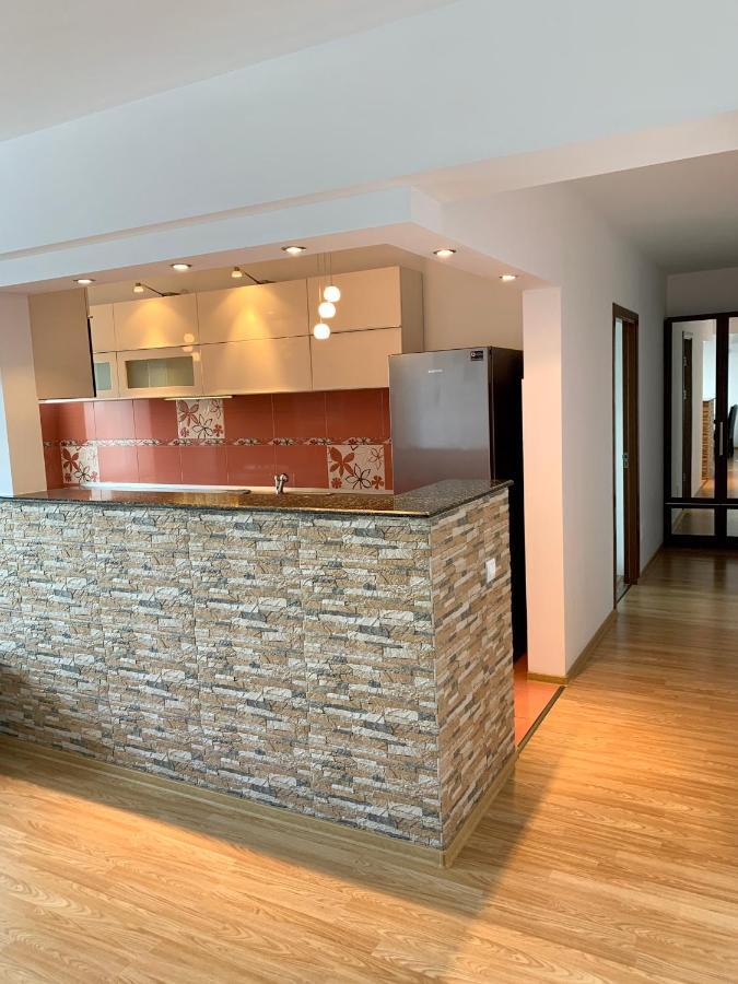 Sunny Central Apartments ซูชาวา ภายนอก รูปภาพ